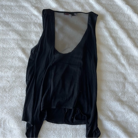 BUNDLE OF 3 BLACK TOPS 🖤🖤🖤 - Picture 8 of 14